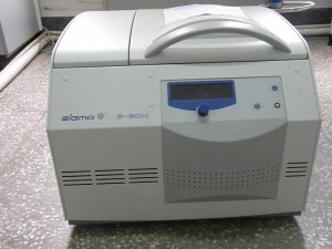高速冷冻离心机(Refrigerated Centrifuge) 